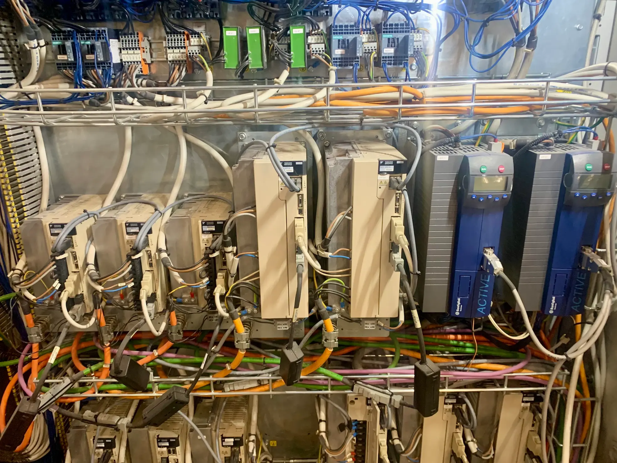 Elettronica industriale usata e moduli da liquidazione di magazzino